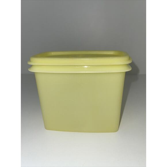 Vintage 4.5" Tall TUPPERWARE SPACE SAVER Storage Container Canister 1243-10 - Picture 6 of 9